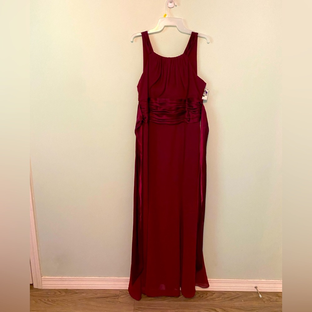 David’s Bridal maroon formal gown